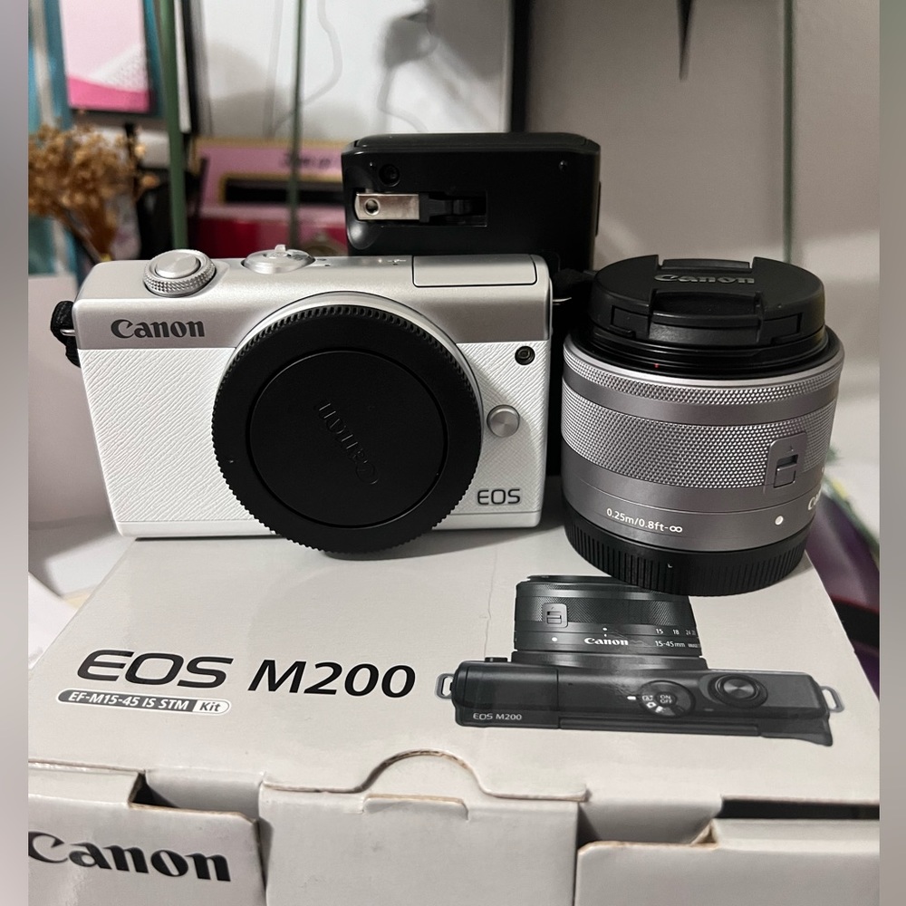 Canon EOS M200